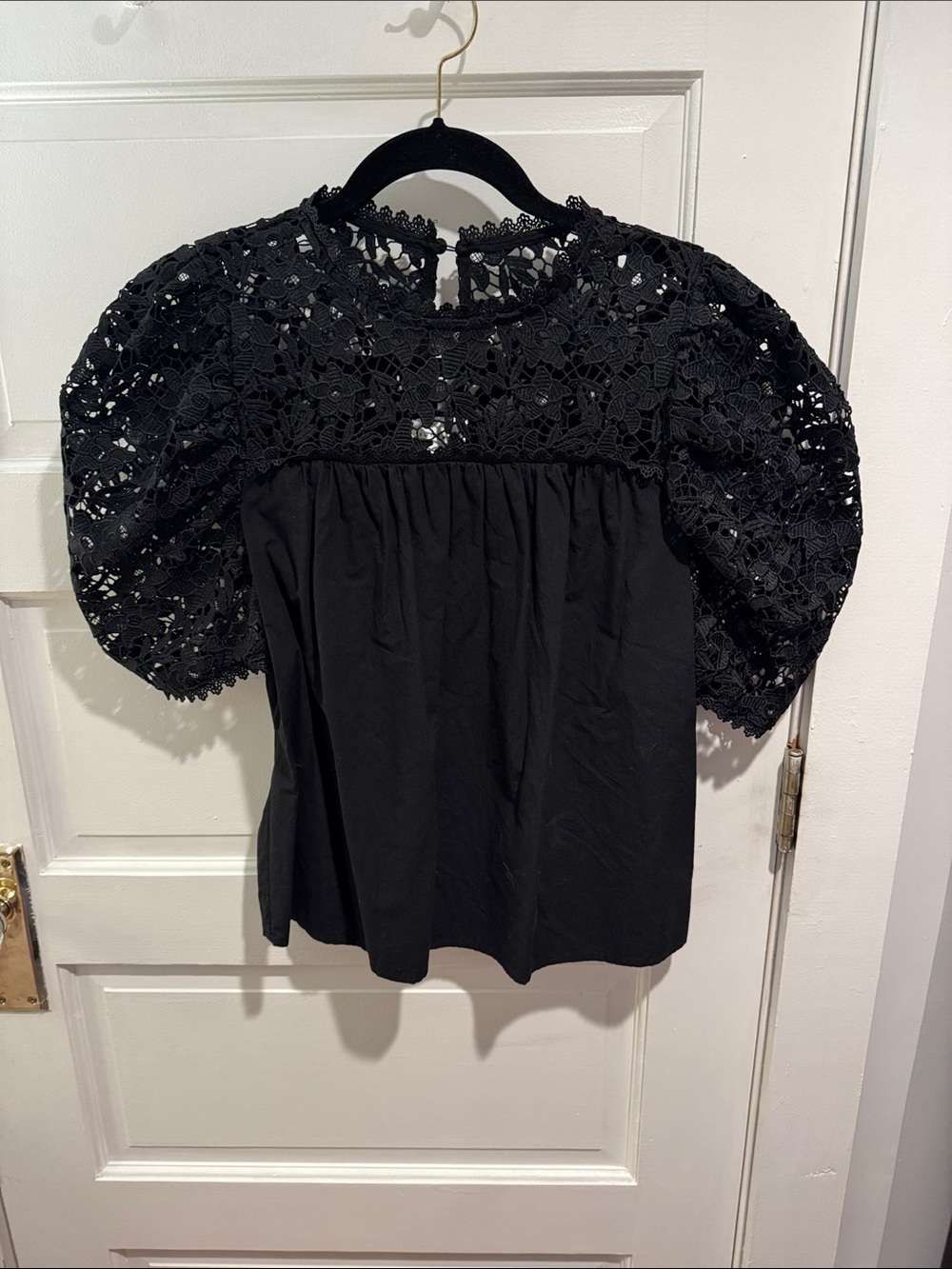 sundays Black Crochet Lace Puff Sleeve Top
